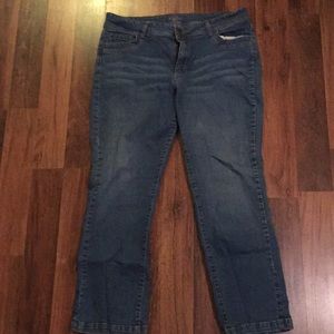 Nice pair of jeans!! Good shape